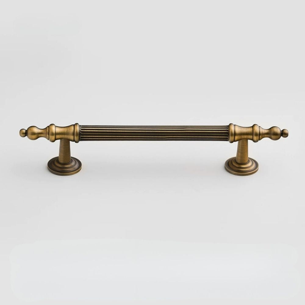 Antique Brass Fluted Cabinet Pull 128mm — OlumeHardware